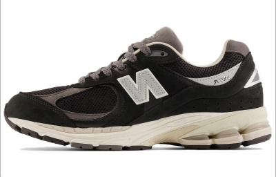 New Balance NB 2002R