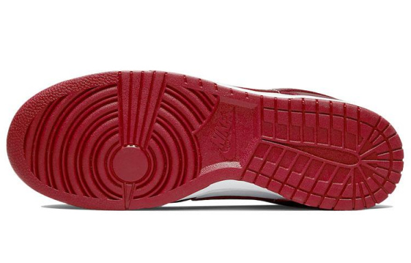 Nike Dunk Low Retro "Team Red"