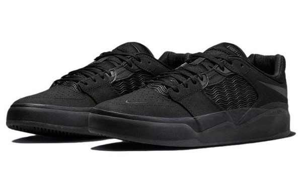 Nike SB Ishod Triple Black