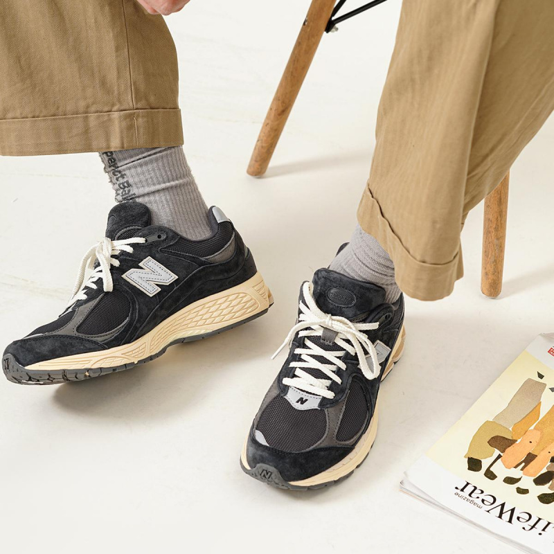 New Balance NB 2002R