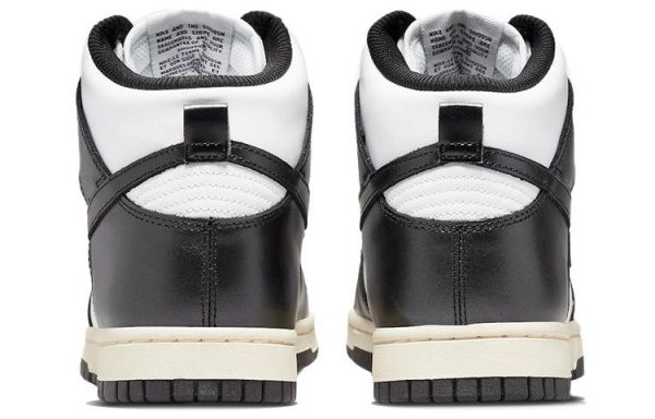Nike Dunk "Vintage Black"