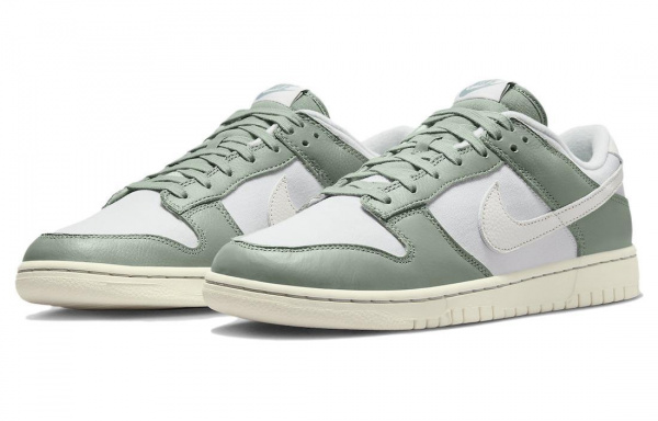 Nike Dunk Low "Mica Green"