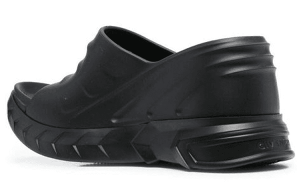GIVENCHY