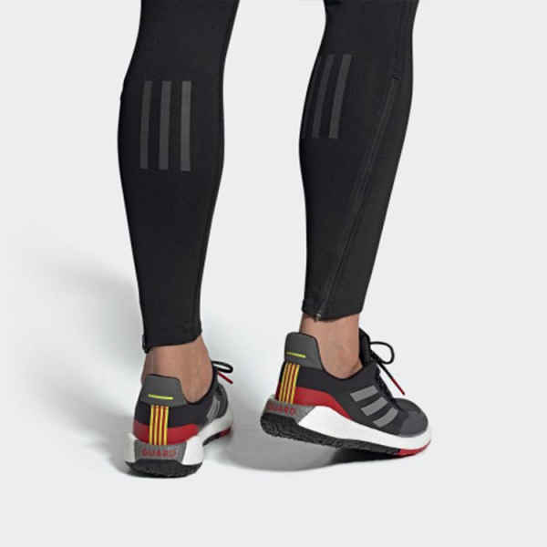 adidas PulseBOOST HD Guard