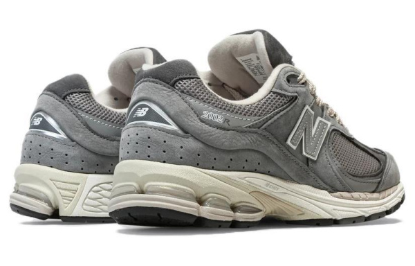 New Balance NB 2002R