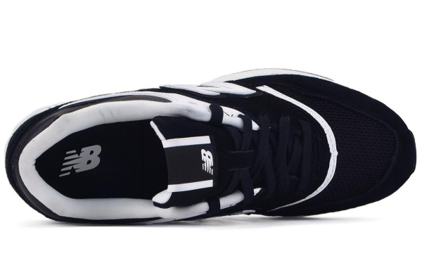 New Balance NB 697