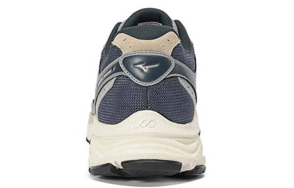 Mizuno Racer S