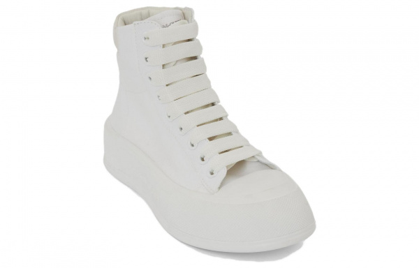 Alexander McQueen Deck
