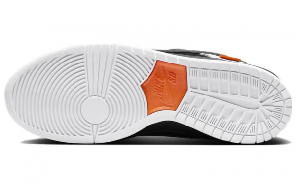 TIGHTBOOTH x Nike Dunk SB Pro "Black and White"