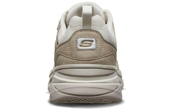 Skechers Staxed