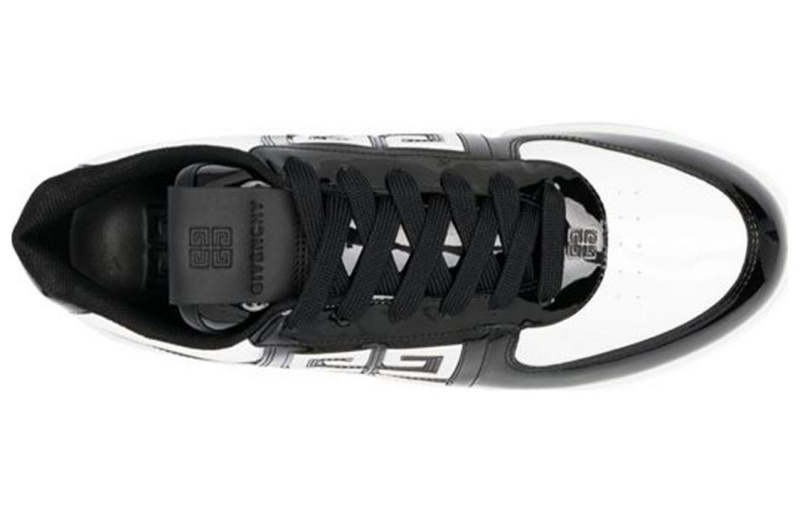 GIVENCHY