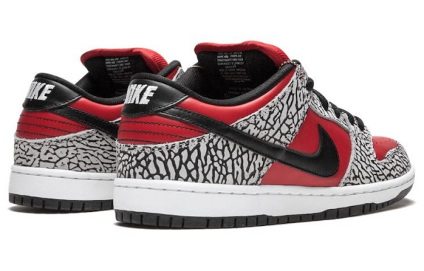 Supreme x Nike Dunk SB NYC 2012